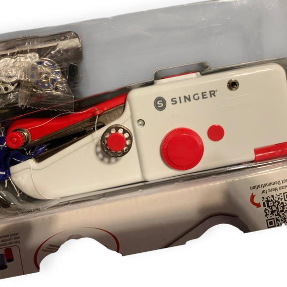 Singer Stitch Sew Quick Handheld Sewing Machine (item#30031) - Picture 5 of 8